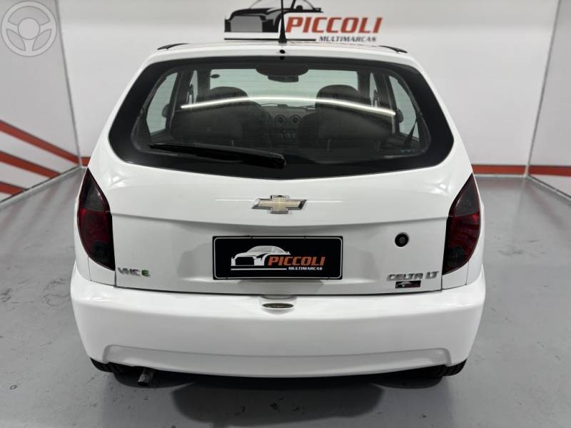 CHEVROLET - CELTA 1.0 MPFI LT 8V FLEX 4P MANUAL - 2013/2014 - BRANCA - R$ 34.900,00