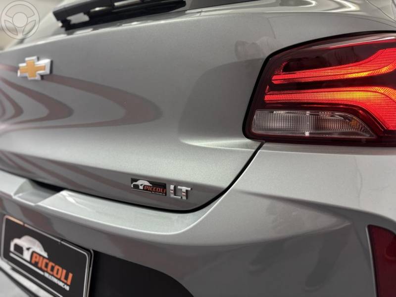 CHEVROLET - ONIX 1.0 LT2 FLEX 4P MANUAL - 2024/2025 - PRATA - R$ 76.500,00