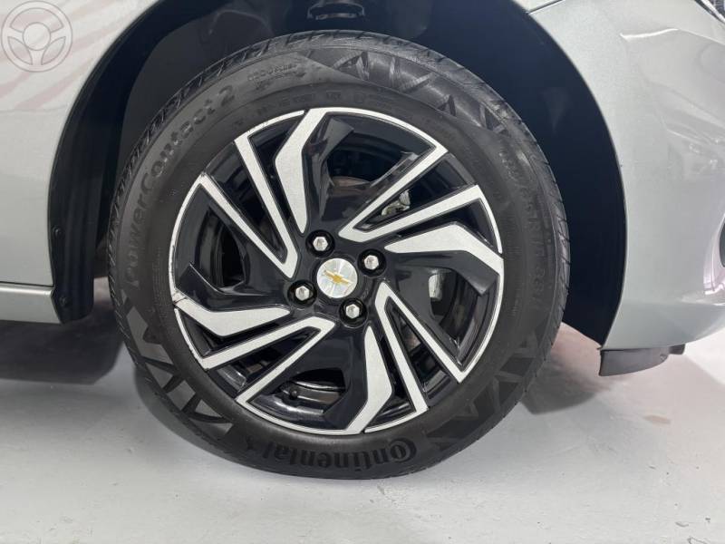CHEVROLET - ONIX 1.0 LT2 FLEX 4P MANUAL - 2024/2025 - PRATA - R$ 76.500,00