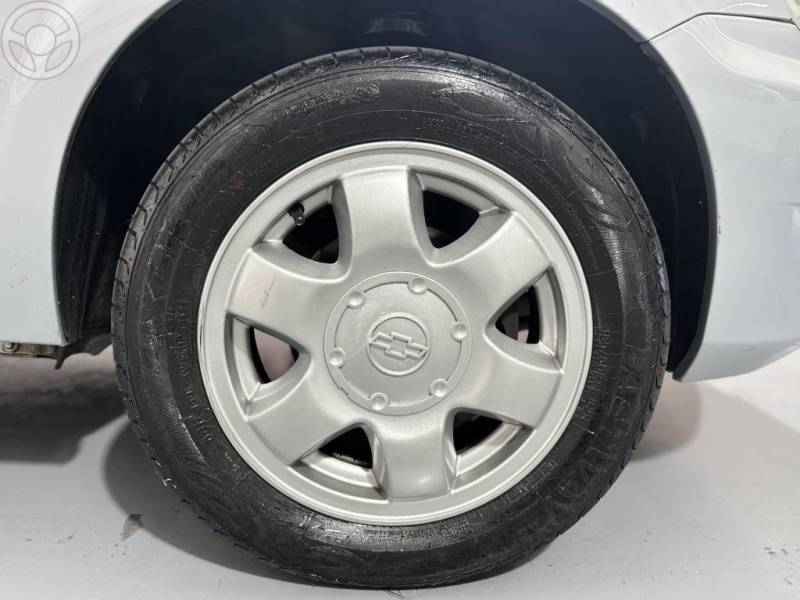 CHEVROLET - CELTA 1.0 MPFI SUPER 8V FLEX 4P MANUAL - 2007/2008 - PRATA - R$ 22.900,00