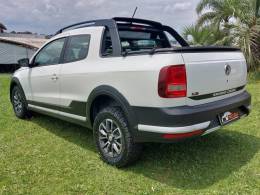 VOLKSWAGEN - SAVEIRO - 2017/2018 - Branca - R$ 82.900,00