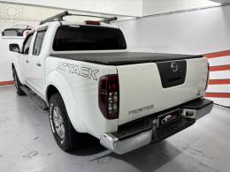 NISSAN - FRONTIER 2.5 SE ATTACK 4X4 CD TURBO ELETRONIC DIESEL 4P MANUAL - 2014/2014 - BRANCA - R$ 96.900,00