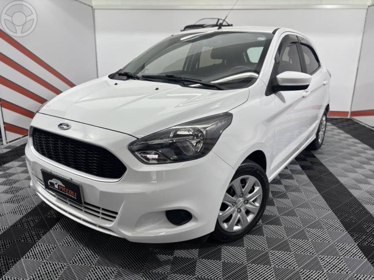 FORD - KA 1.0 SE PLUS 12V FLEX 4P MANUAL - 2016/2017 - BRANCA - R$ 41.900,00