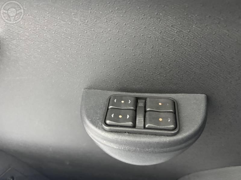 CHEVROLET - CELTA 1.0 MPFI SUPER 8V FLEX 4P MANUAL - 2007/2008 - PRATA - R$ 22.900,00