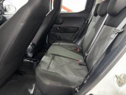 FIAT - MOBI 1.0 8V EVO FLEX LIKE. MANUAL - 2022/2023 - BRANCA - R$ 53.900,00