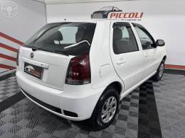 FIAT - PALIO 1.0 MPI FIRE CELEBRATION 8V FLEX 4P MANUAL - 2015/2016 - BRANCA - R$ 35.500,00