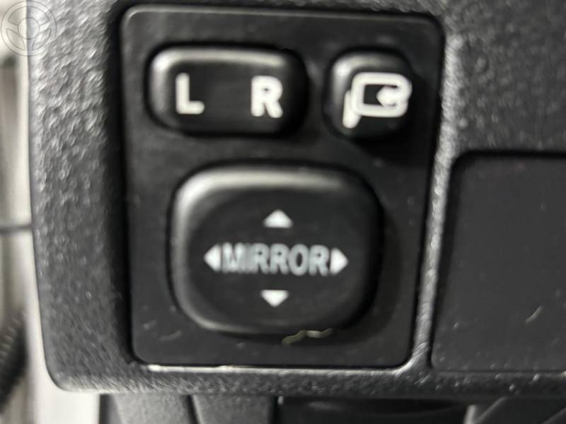 TOYOTA - COROLLA 2.0 XEI 16V FLEX 4P AUTOMÁTICO - 2015/2016 - PRATA - R$ 86.900,00