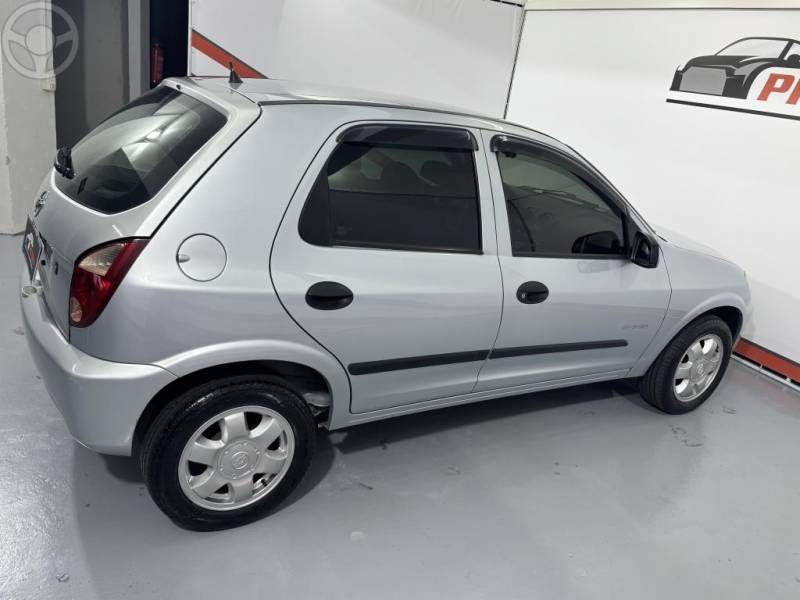 CHEVROLET - CELTA 1.0 MPFI SUPER 8V FLEX 4P MANUAL - 2007/2008 - PRATA - R$ 22.900,00
