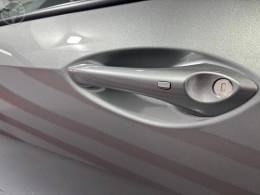 CHEVROLET - ONIX 1.0 LT2 FLEX 4P MANUAL - 2024/2025 - PRATA - R$ 79.900,00