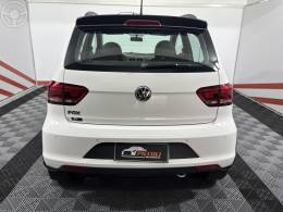 VOLKSWAGEN - FOX 1.0 MPI TRENDLINE 12V FLEX 4P MANUAL - 2016/2016 - BRANCA - R$ 55.500,00