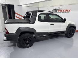 FIAT - STRADA 1.8 MPI ADVENTURE LOCKER CD 16V FLEX 2P MANUAL - 2011/2011 - BRANCA - R$ 53.900,00