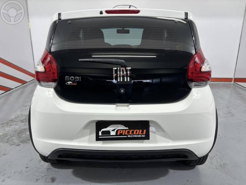 FIAT - MOBI 1.0 8V EVO FLEX LIKE. MANUAL - 2022/2023 - BRANCA - R$ 52.900,00