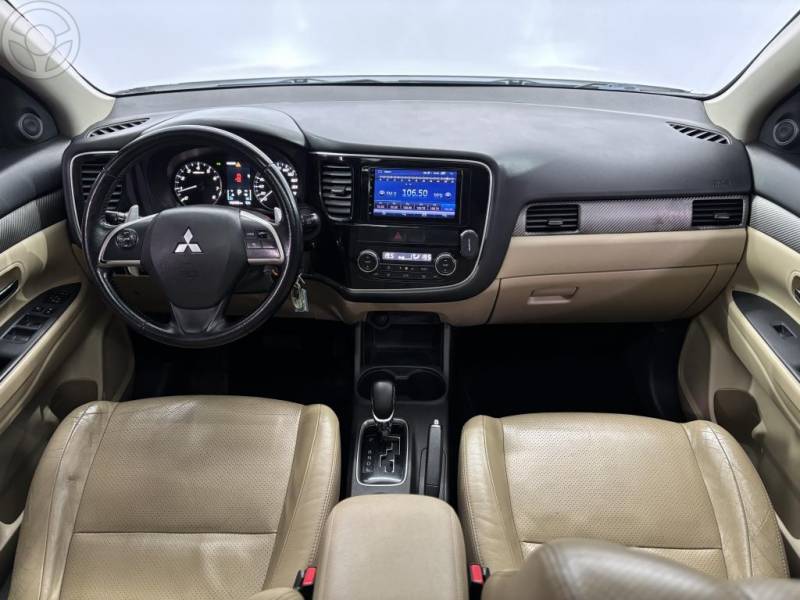 MITSUBISHI - OUTLANDER 3.0 GT 4X4 V6 24V 4P AUTOMÁTICO - 2014/2014 - BRANCA - R$ 76.900,00