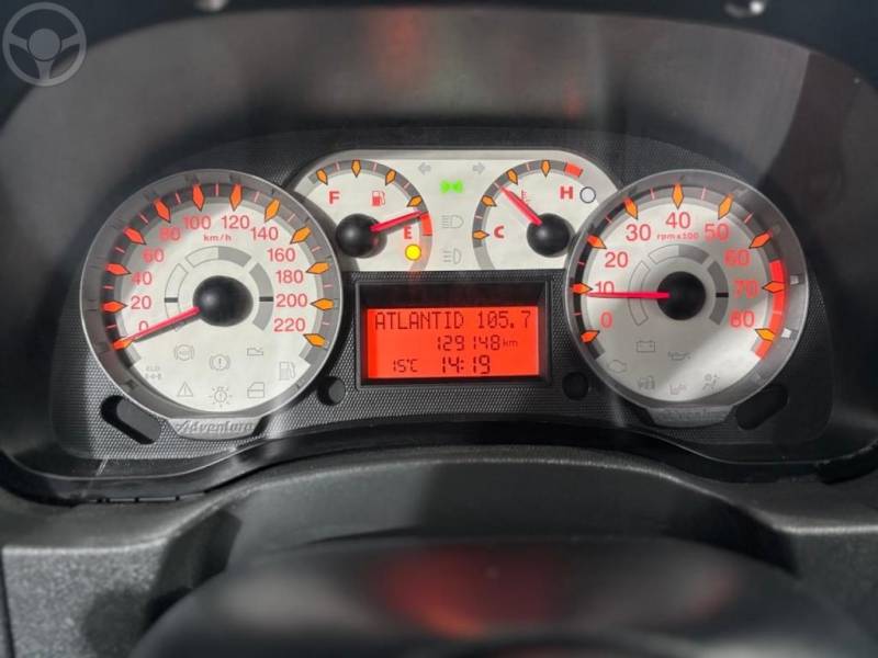 FIAT - STRADA 1.8 MPI ADVENTURE LOCKER CD 16V FLEX 2P MANUAL - 2011/2011 - BRANCA - R$ 54.900,00