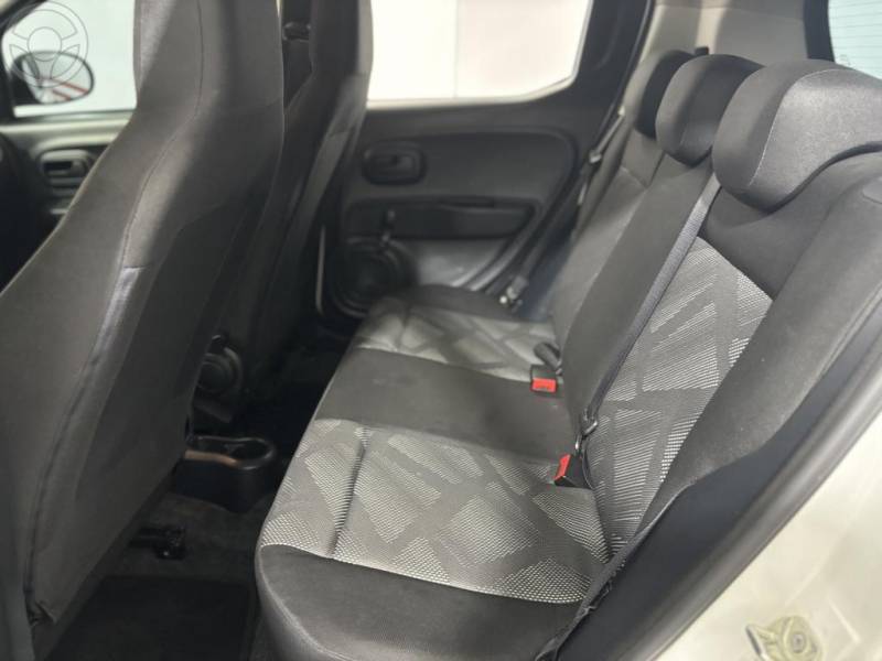 FIAT - MOBI 1.0 8V EVO FLEX LIKE. MANUAL - 2022/2023 - BRANCA - R$ 51.900,00